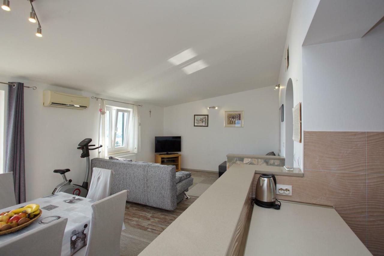 Apartment Lelas 오미스 외부 사진